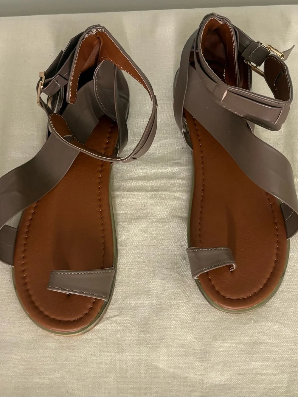 JUTY Toe Loop Ankle Strap Flat Sandals Women Size 10 Gladiator Comfor See Photo